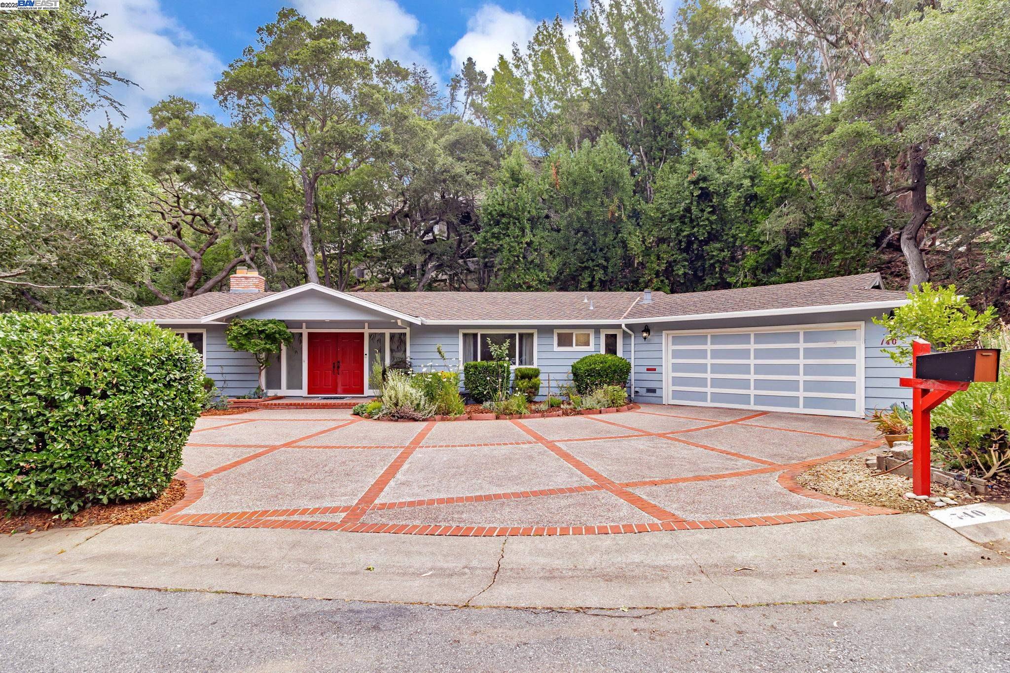 740 Dalehurst